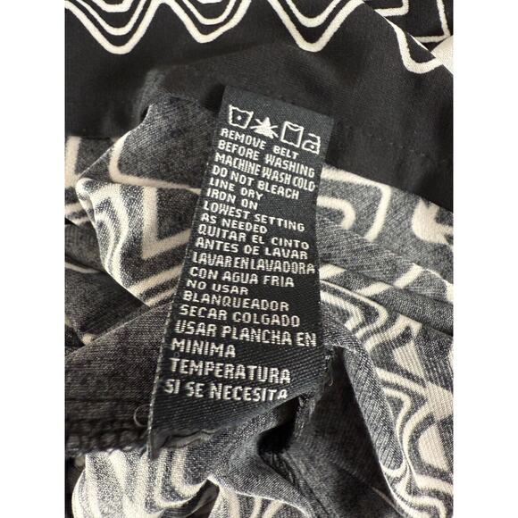 Perceptions Size XS Hankerchief Hem Zigzag Knee Length Flared Dress Black White - Picture 10 of 11